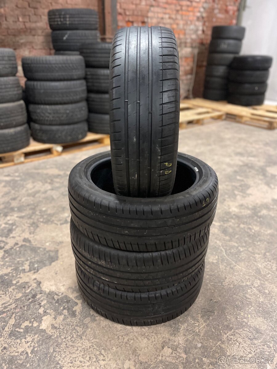 215/45/18 Michelin 215/45/18 Michelin